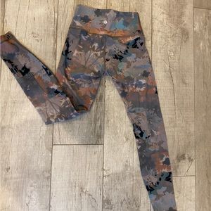 Wunder Train high-rise size 4 legging kept in great condition